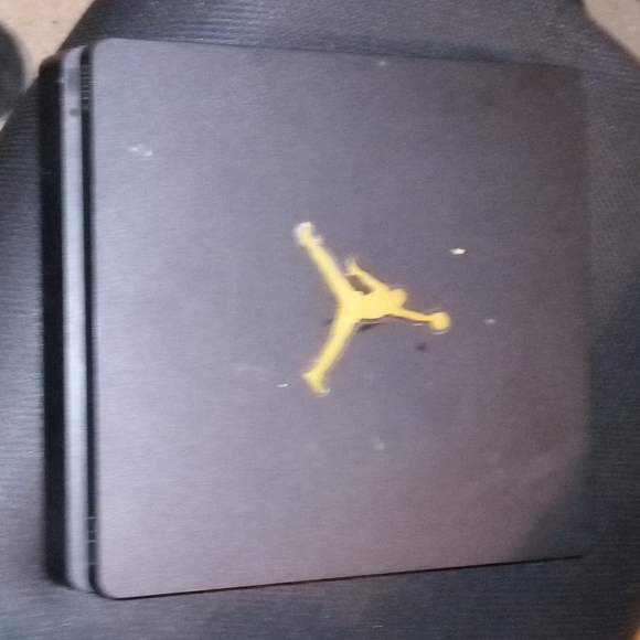 PS4 Slim Used